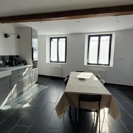 Hébergement de vacances Le Quai Huppe, Voie 3 *